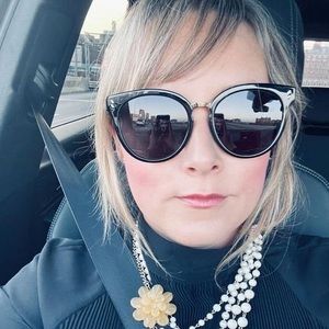 Meet your Posher, Elizabeth